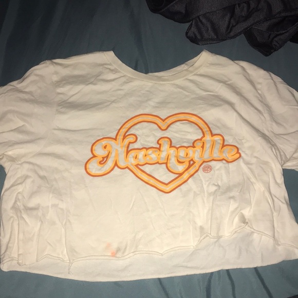 Size-small   Color-whitish yellowish - Picture 1 of 1